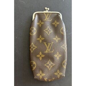 Louis Vuitton Vintage Eyeglass Case Monogram Canvas French Company USA Kisslock
